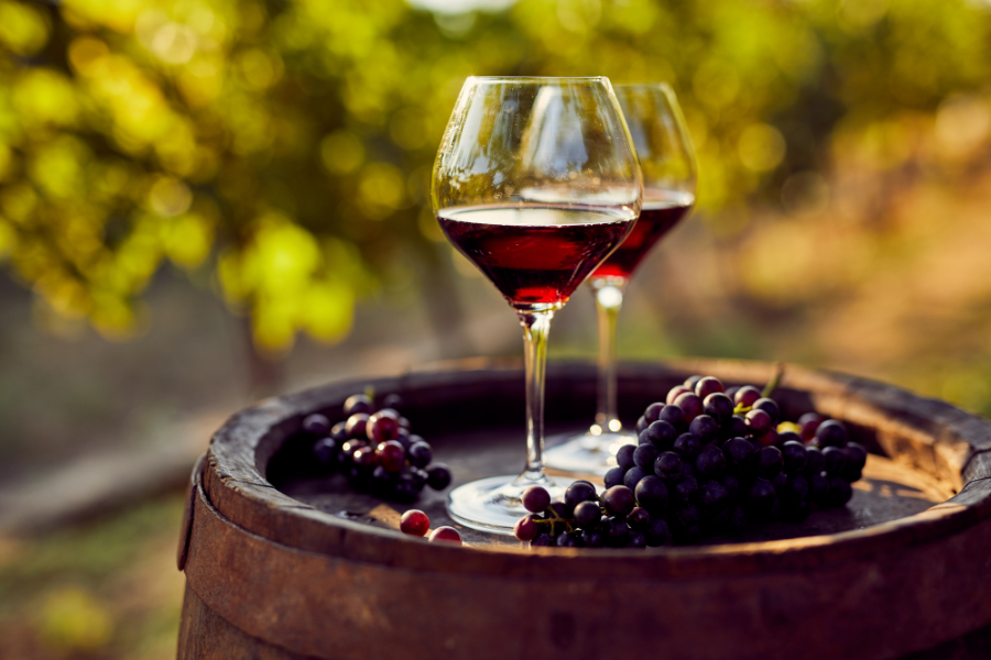 Wine for Bourbon Lovers: Full‑Bodied Reds That Whiskey Drinkers Will Love